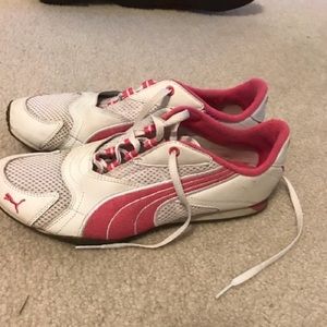 Women's puma athletic shoes